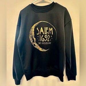Black “Salem 1692 They Missed One” Graphic Sweater Small
